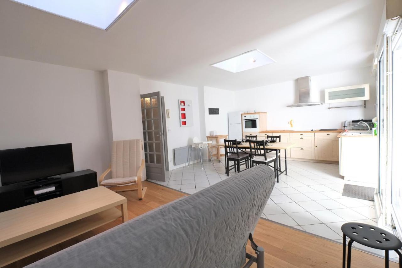 Escale De 80 M2 Avec Cour Et Parking Appartement *